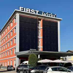 first-hotel-malpensa.italymilanhotels.net/